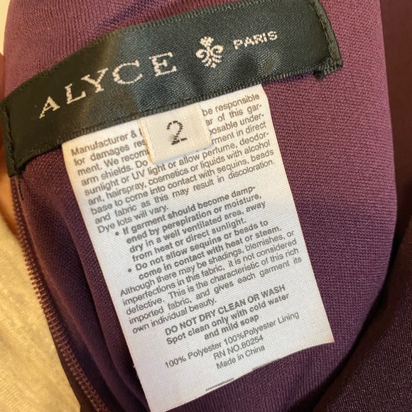 Elegant dark purple formal gown great for prom - Picture 4 of 8